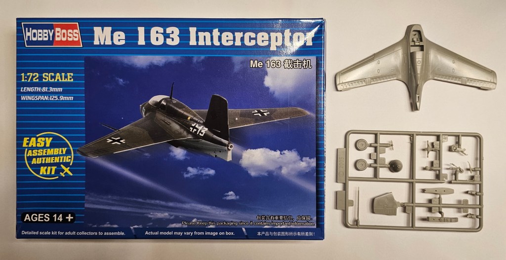 Hobby Boss Me 163 Interceptor model kiti kutusu ve parçaları, 1:72 ölçeğinde.